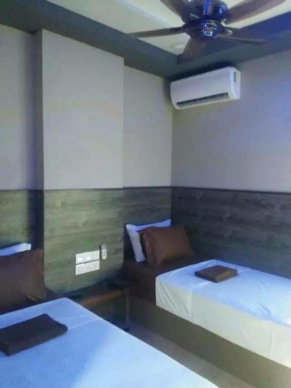 Qing Yun Resthouse -Delima Satu Hotel Kampong Serusup Exterior photo