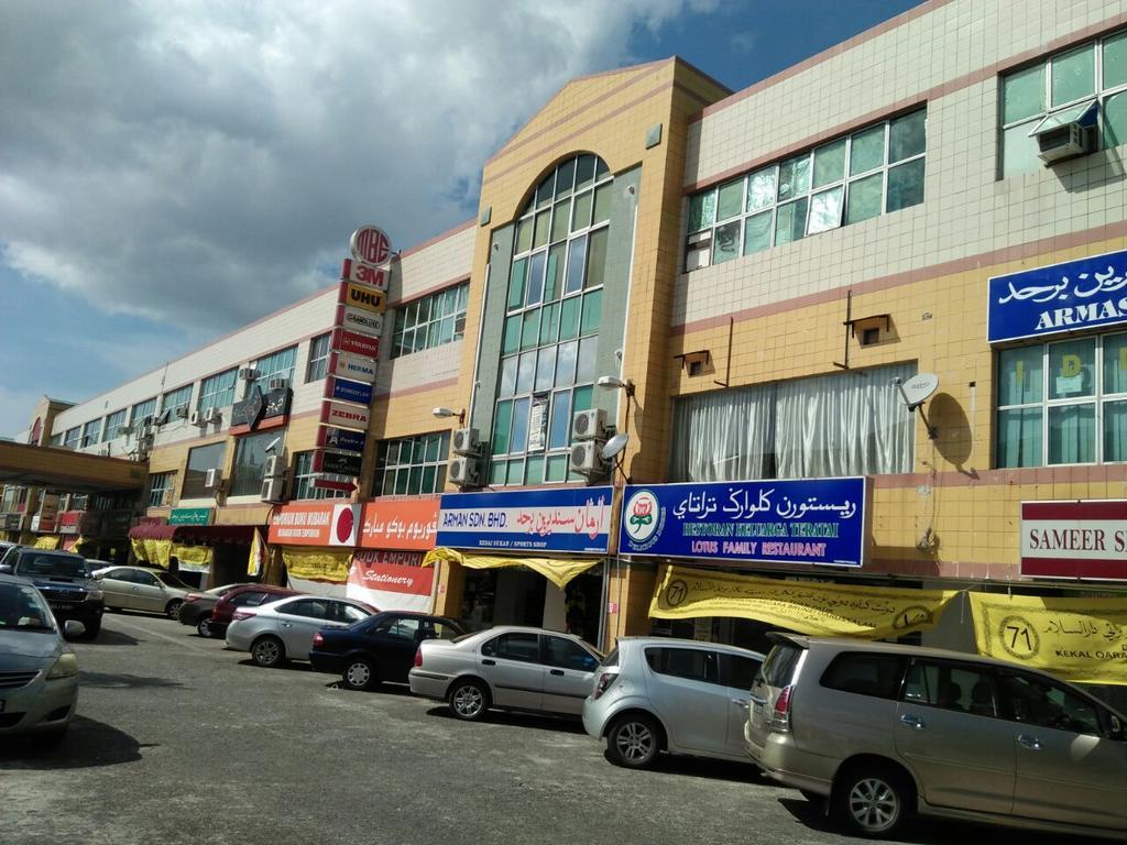 Qing Yun Resthouse -Delima Satu Hotel Kampong Serusup Exterior photo